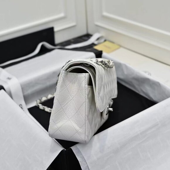 CHANEL Classic Flap Bag CF Bag Like New - Picture 6 of 9